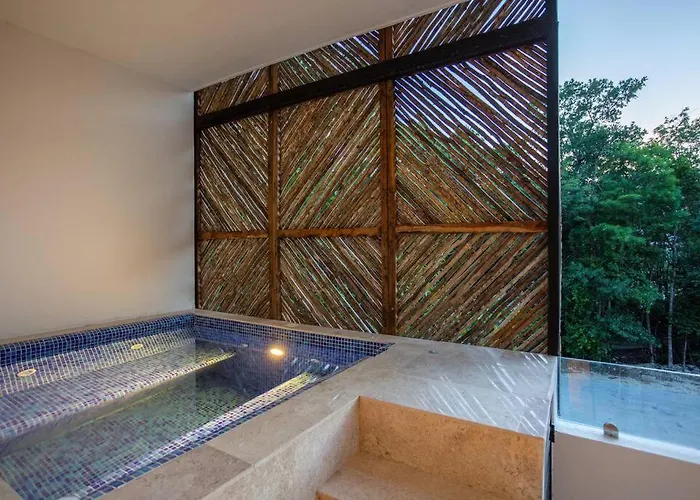 New! Luxury Condo With Plunge Pool & Home Theater
