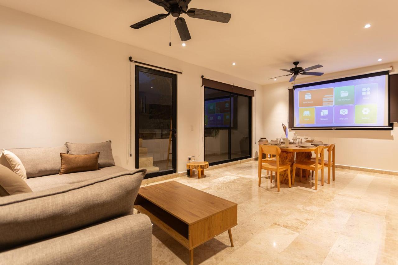New! Luxury With Plunge Pool & Theater Apartment