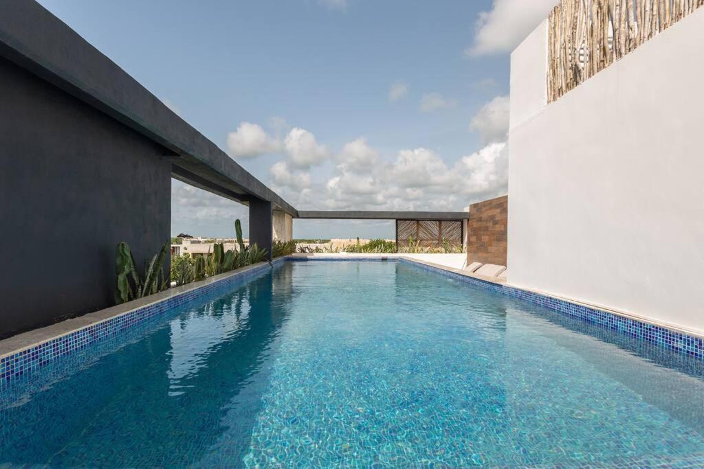 New! Luxury With Plunge Pool & Theater Apartment